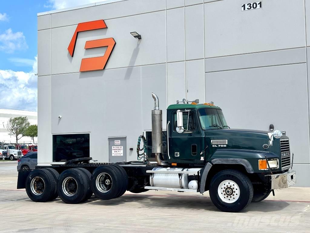 Mack CL 713 Tractores (camiões)