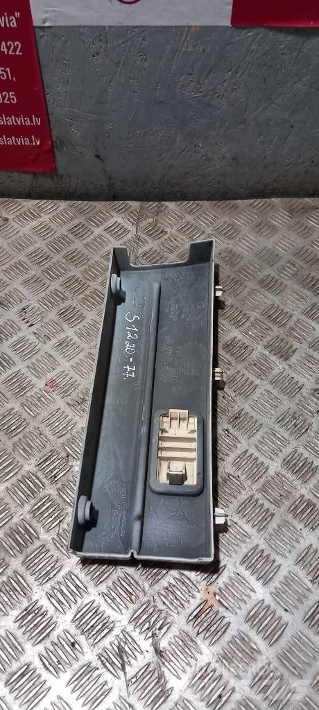Scania G 400   1779118 Cabines e interior