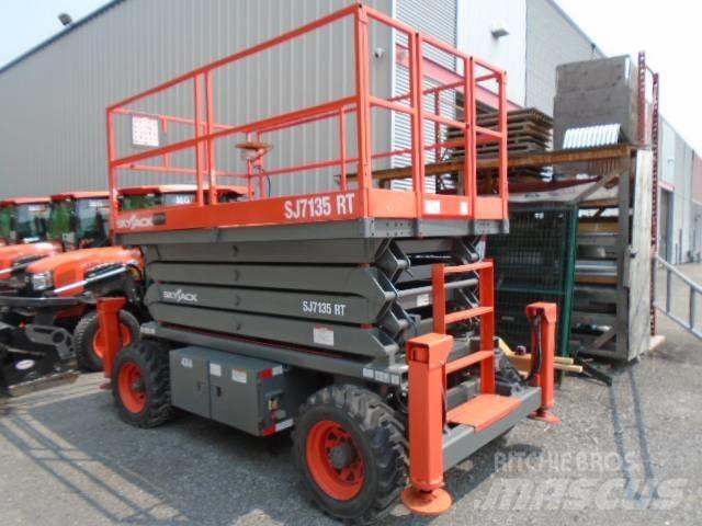SkyJack SJ 7135 RT Elevadores de tesoura