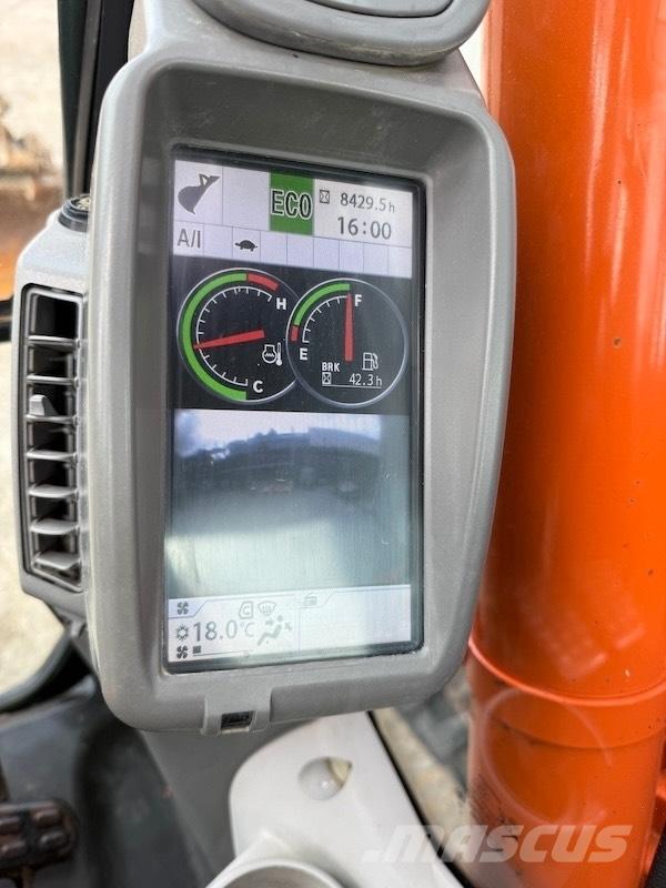 Hitachi ZX 135 US-5B Escavadoras de rastos