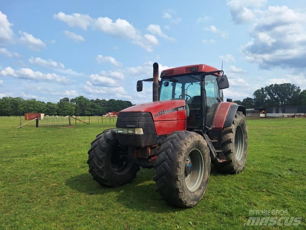CASE MX135 Tratores Agrícolas usados