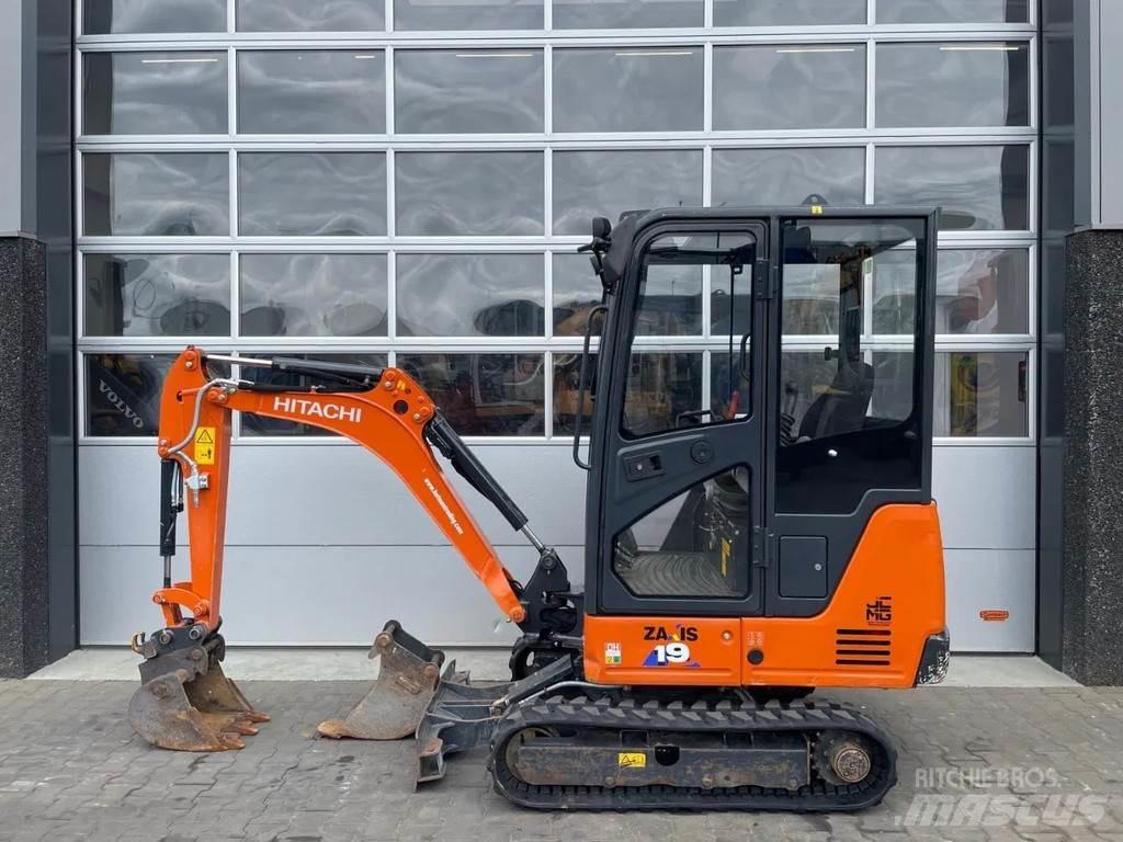 Hitachi ZX19-6 CR Mini Escavadoras <7t