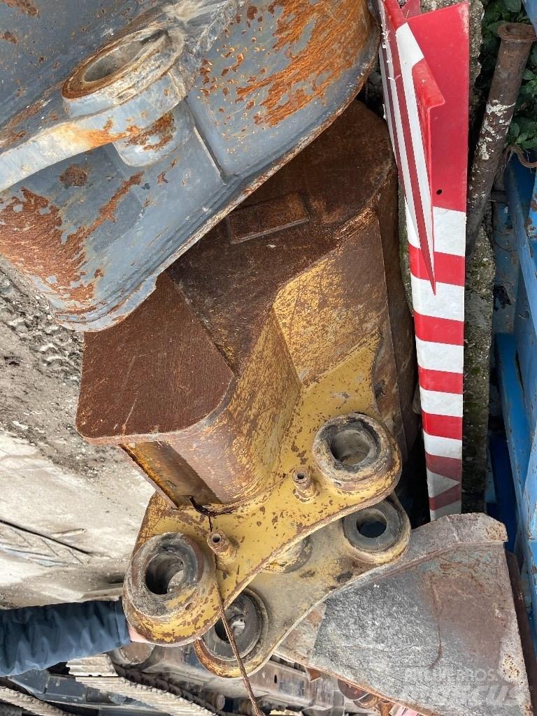 CAT 323 D Escavadoras de rastos