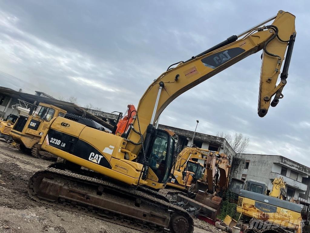 CAT 323 D Escavadoras de rastos