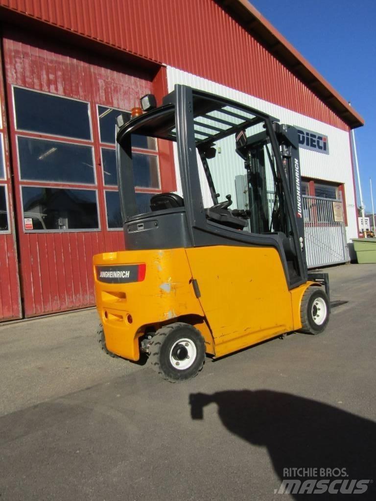 Jungheinrich EFG 320 Empilhadores eléctricos