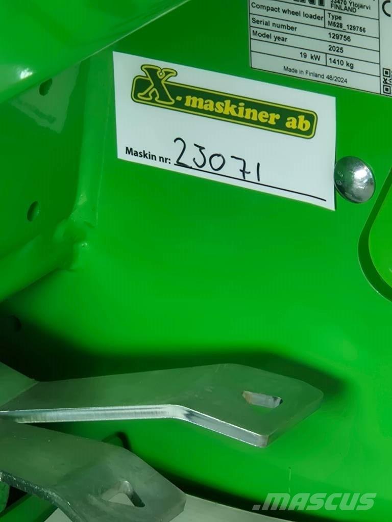 Avant 528 Carregadora multifunções