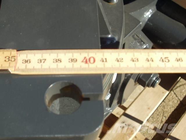  Heinz HT452 - 480 kg. Garras