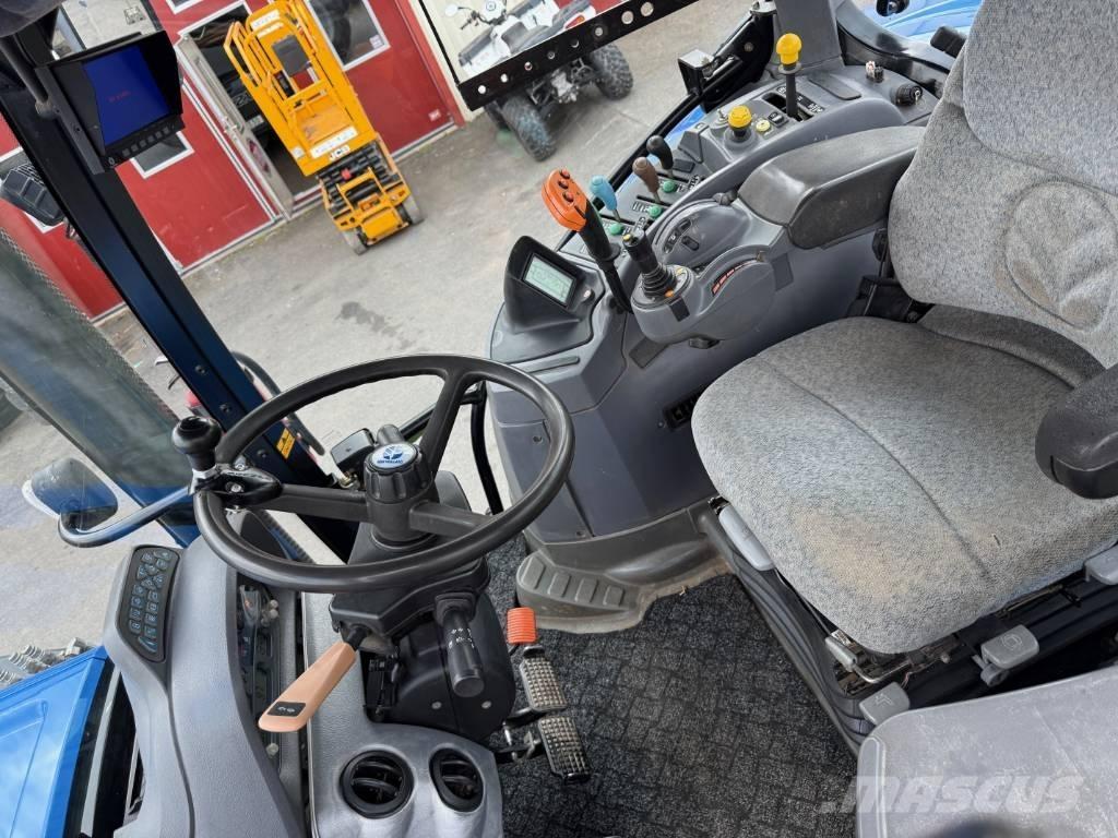 New Holland T7030 Tratores Agrícolas usados