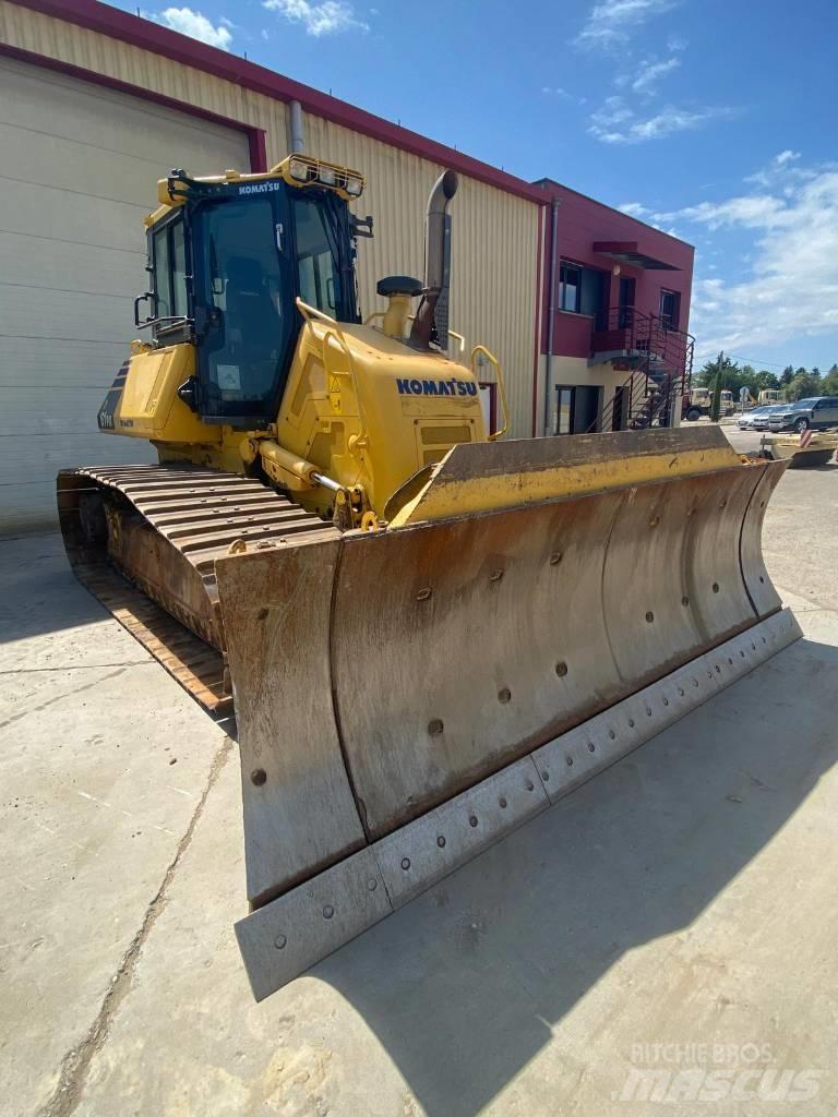 Komatsu D61PX24 Dozers - Tratores rastos