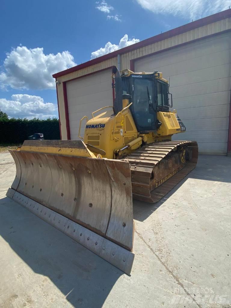 Komatsu D61PX24 Dozers - Tratores rastos