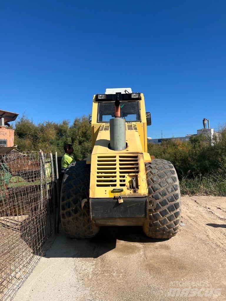 Bomag BW 211 D-3 Cilindros Compactadores monocilíndricos