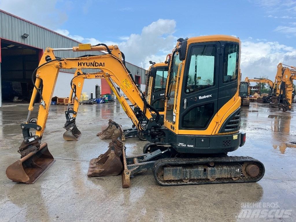 Hyundai R25Z-9 AK Mini Escavadoras <7t