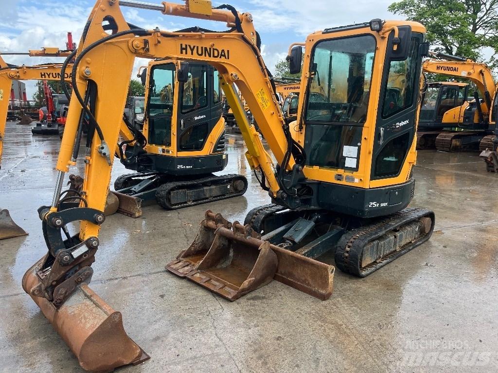 Hyundai R25Z-9 AK Mini Escavadoras <7t