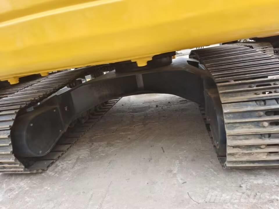 Komatsu PC 200-8 Escavadoras de rastos