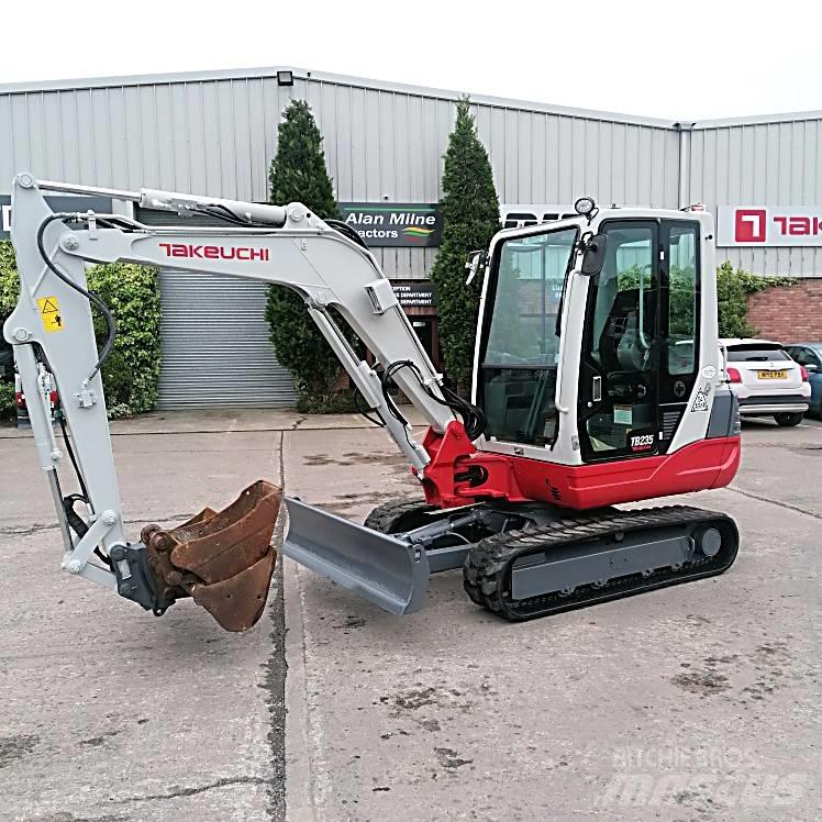 Takeuchi TB235 Mini Escavadoras <7t