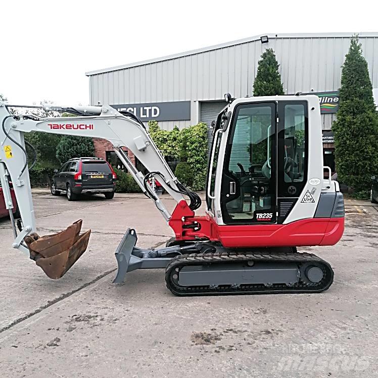 Takeuchi TB235 Mini Escavadoras <7t