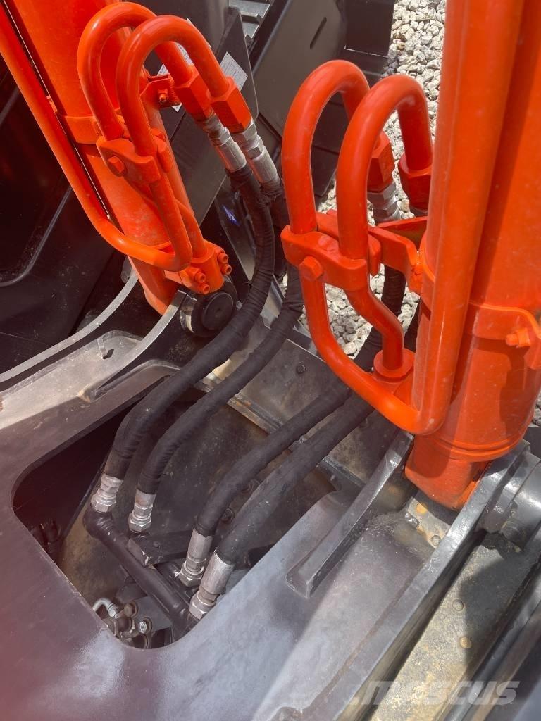 Hitachi ZX 200 Escavadoras de rastos