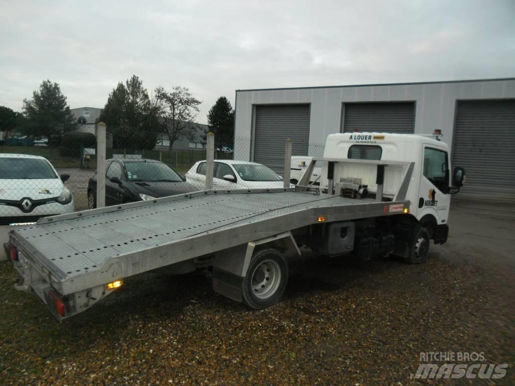 Nissan 35.15 Camiões de Transporte Auto