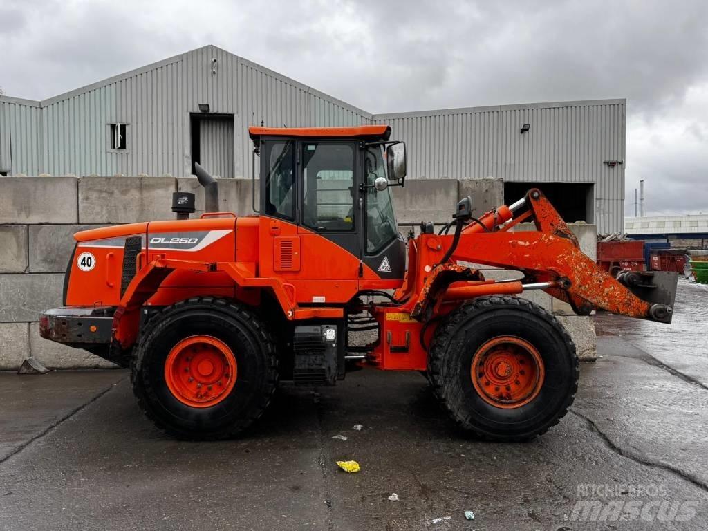 Doosan DL250-5 Pás carregadoras de rodas