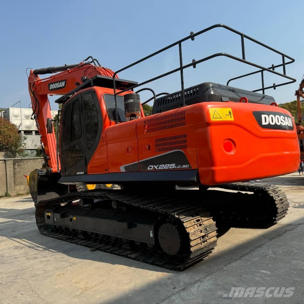 Doosan DX 225 LC Escavadoras de rastos