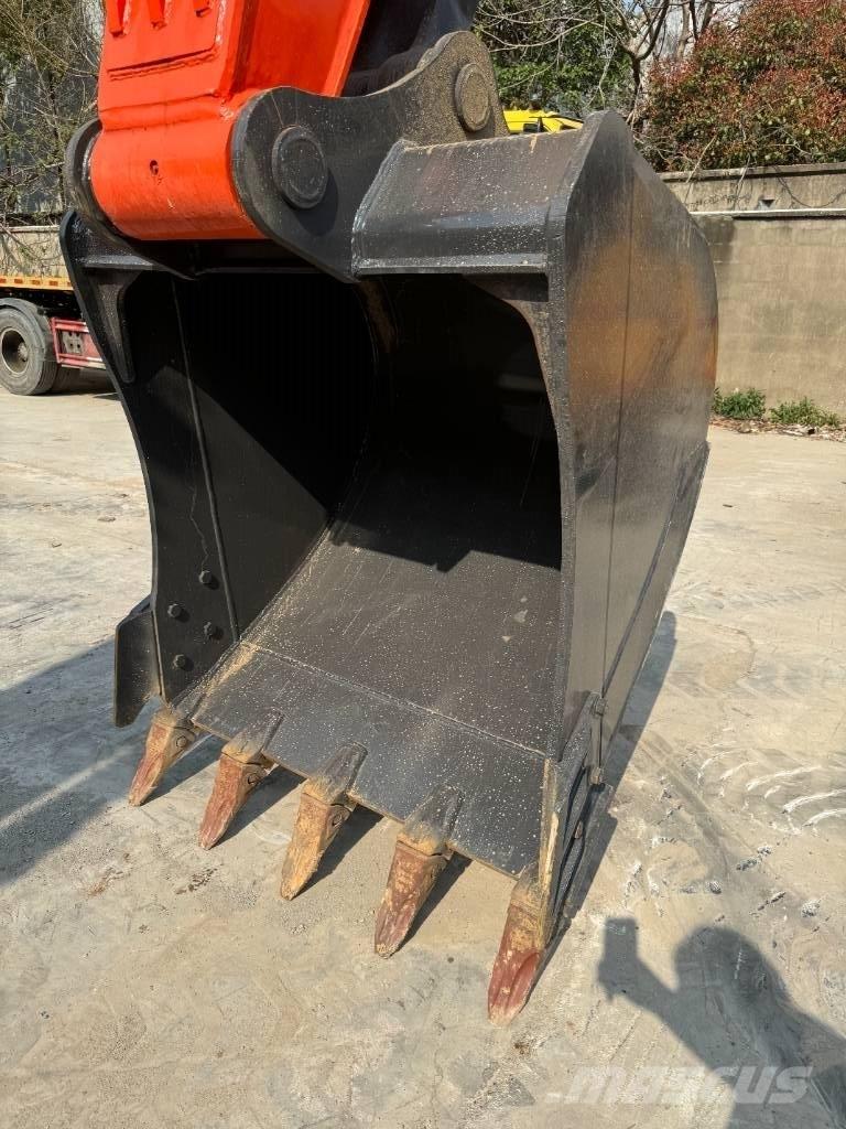 Doosan DX 225 LC Escavadoras de rastos