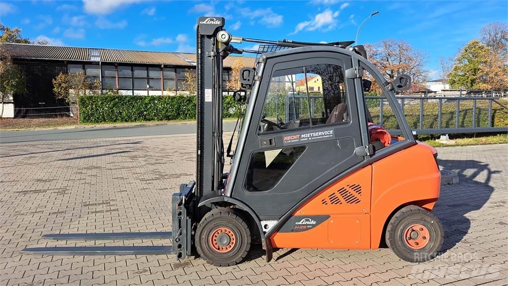 Linde H25T-02 Empilhadores a gás
