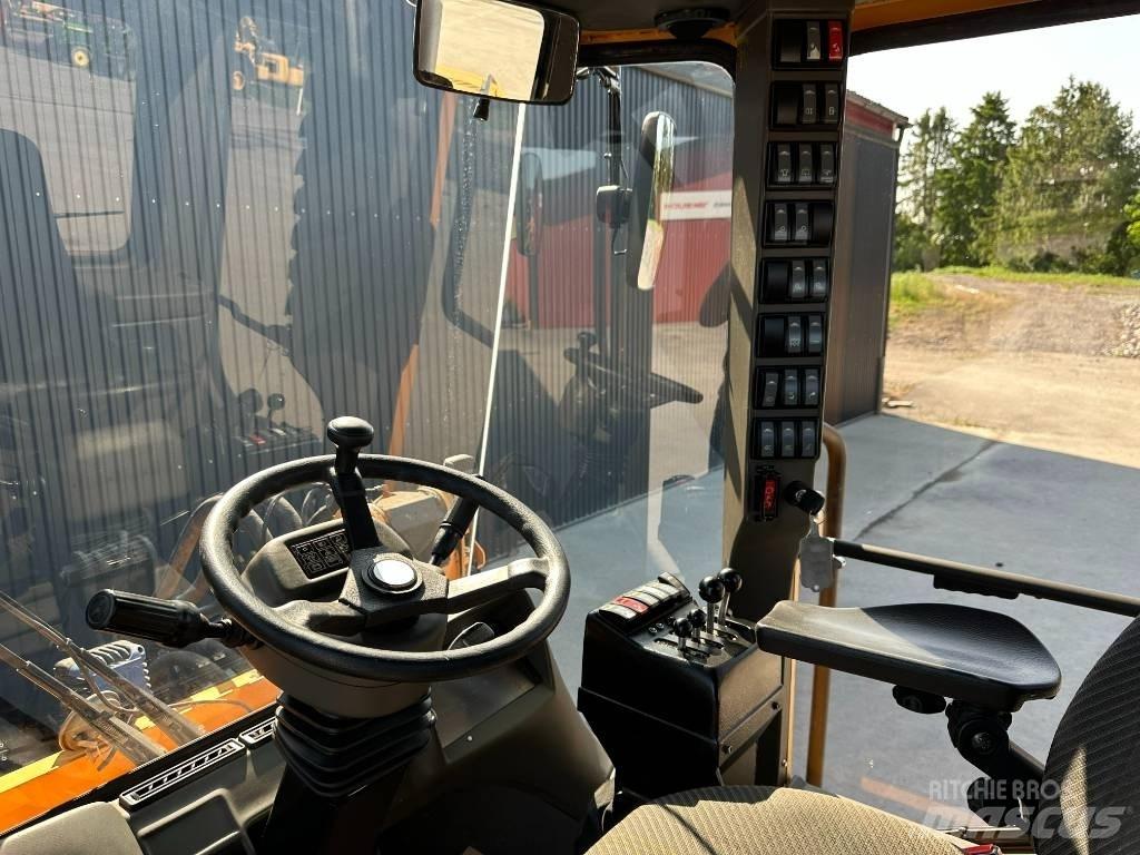 Ljungby L 11 Pás carregadoras de rodas