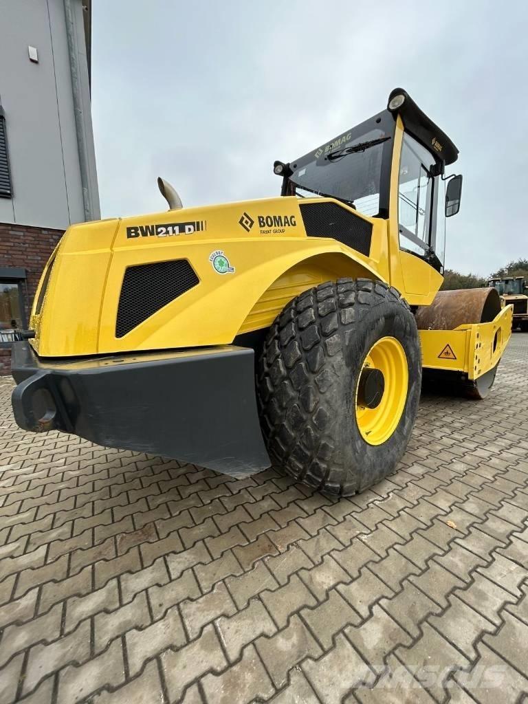 Bomag BW 211 D-5 Cilindros Compactadores monocilíndricos