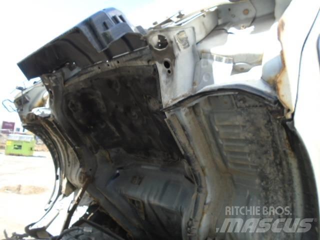 Hino 195 D Camiões de caixa fechada