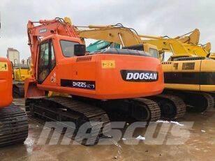 Doosan DH 225 Escavadoras de rastos