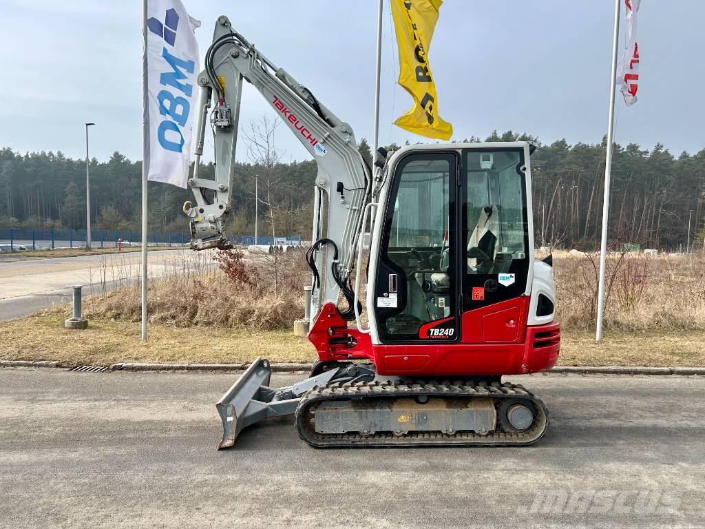 Takeuchi TB 240 Mini Escavadoras <7t