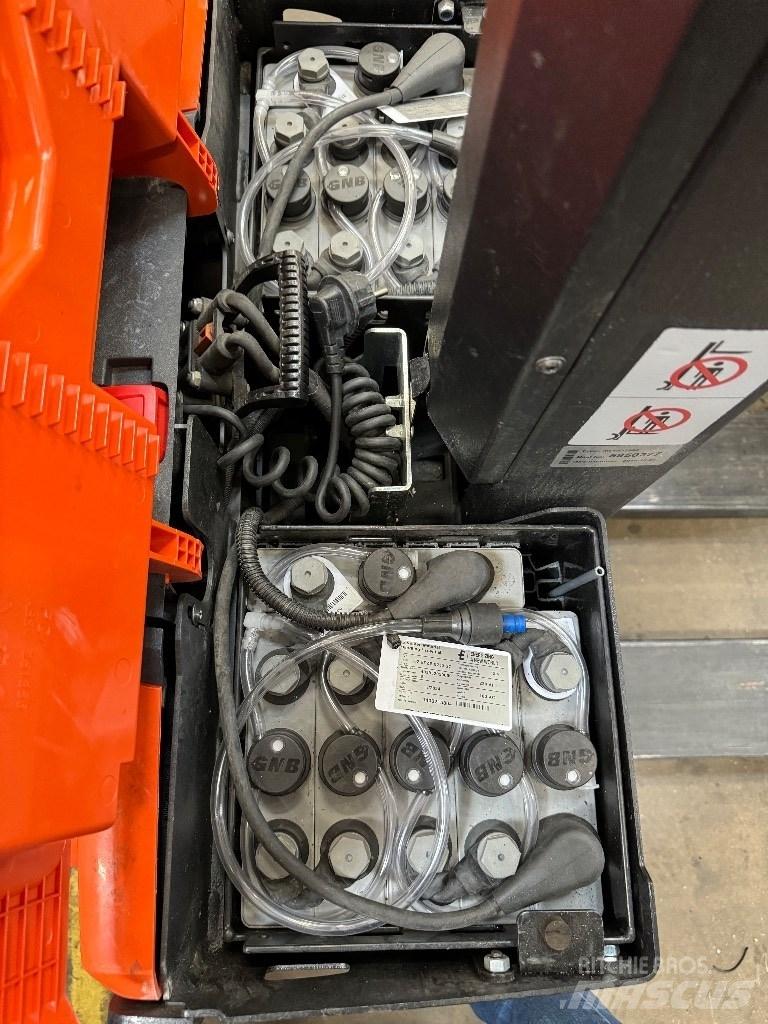 Toyota SWE080L Empilhador para operador externo