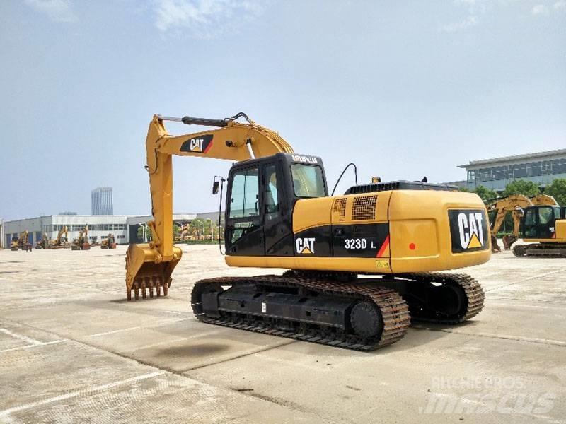 CAT 323 Escavadoras de rastos