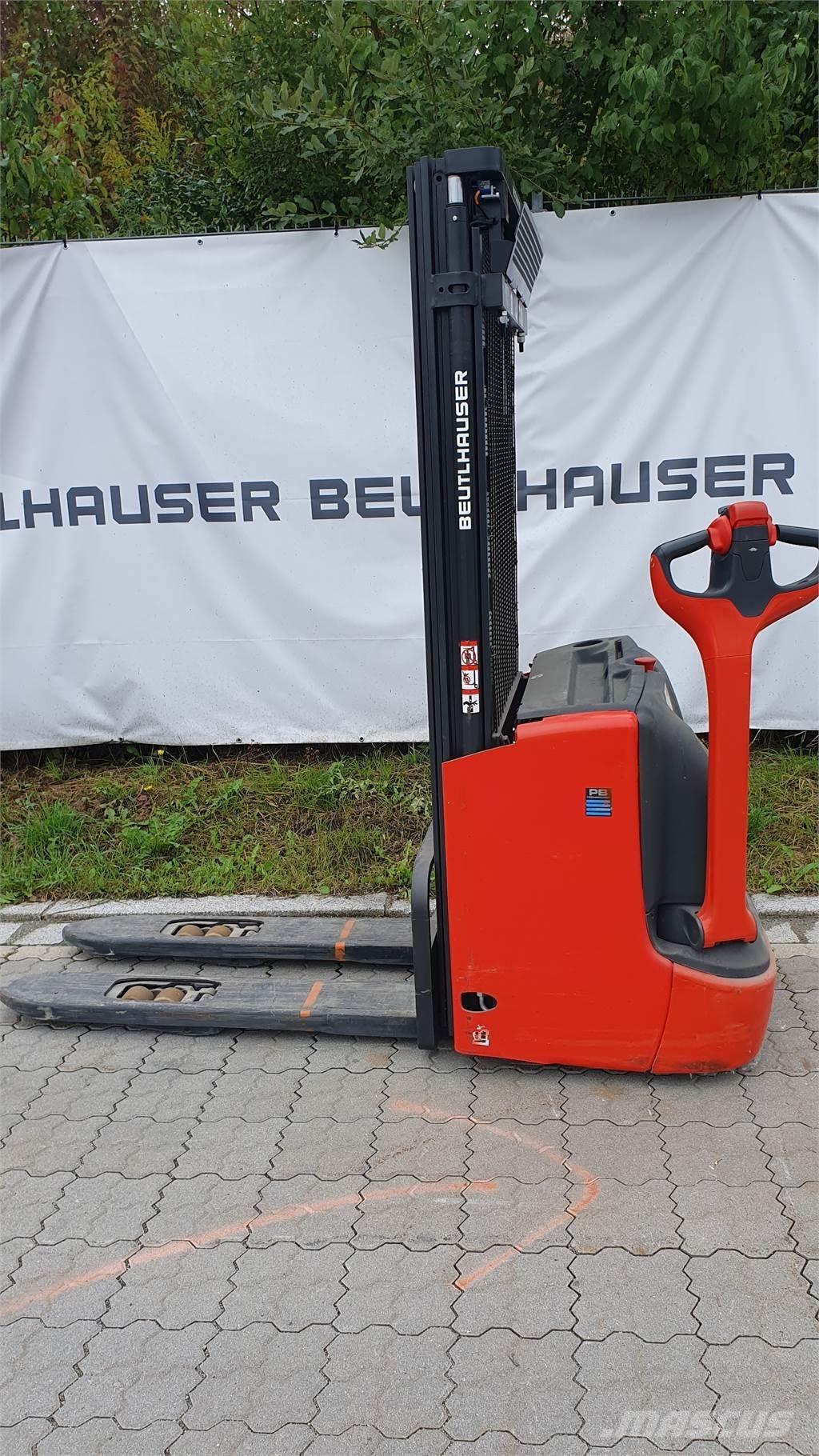 Linde L12i Empilhador para operador externo