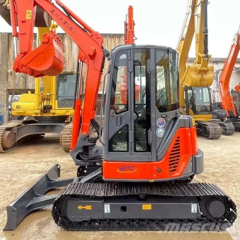 Hitachi ZX50U Mini Escavadoras <7t