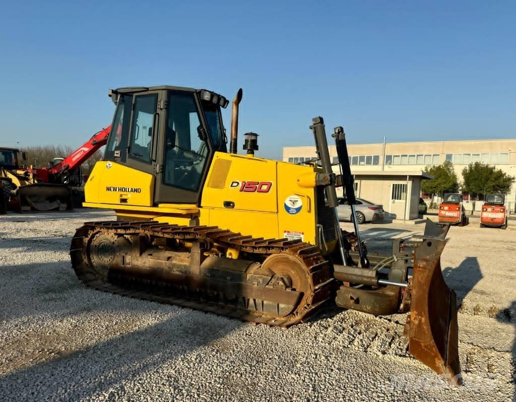 New Holland D 150 Dozers - Tratores rastos