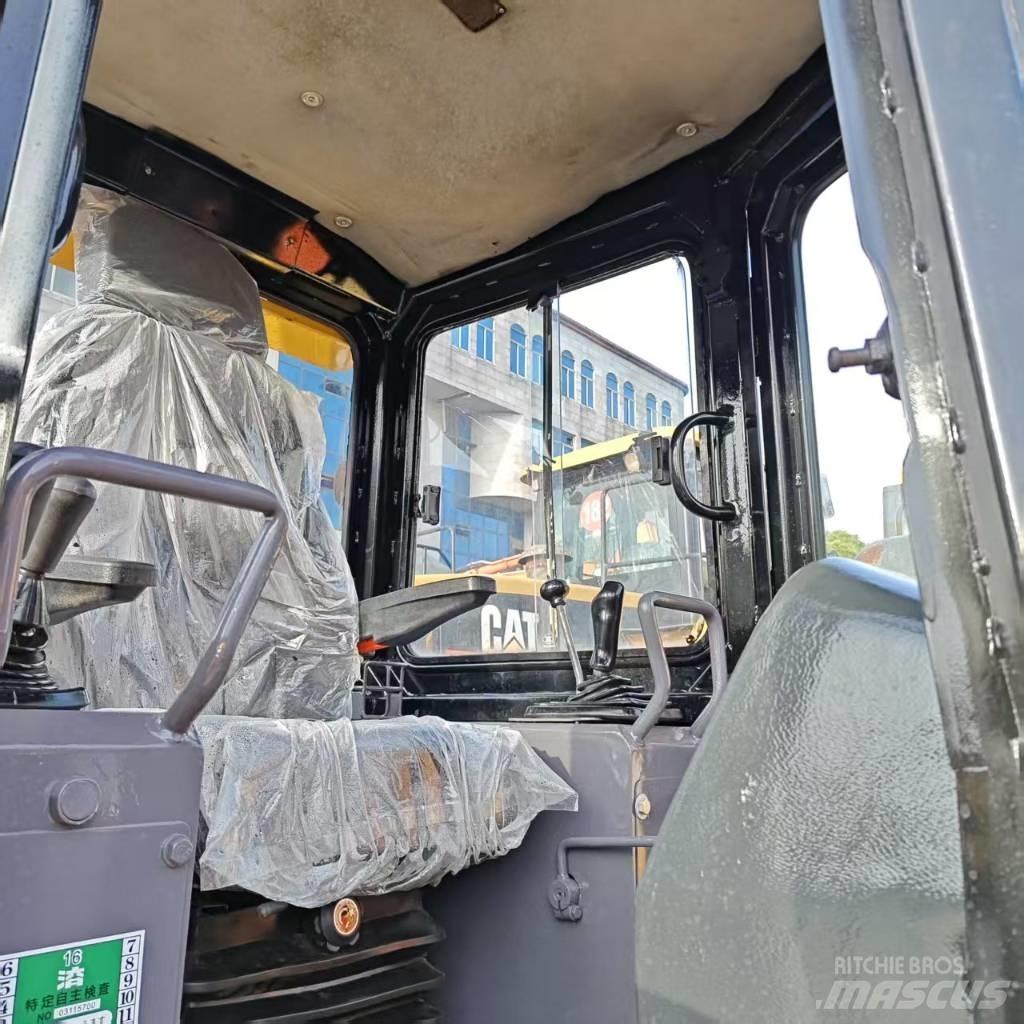 CAT D 5 K Dozers - Tratores rastos
