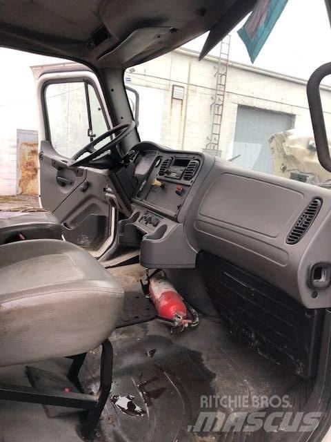 Freightliner m2 Camiões de caixa fechada