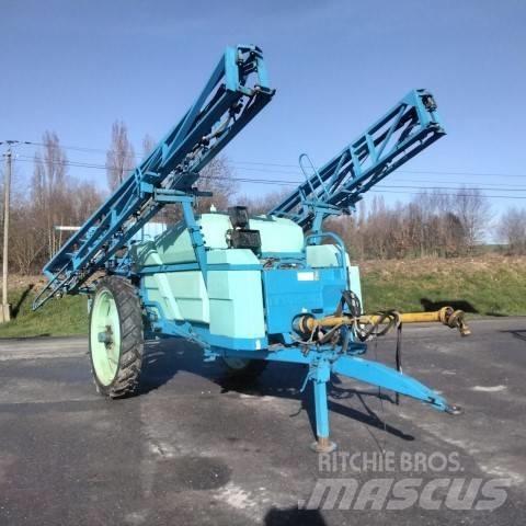 Berthoud Raca 25 S Pulverizadores rebocados