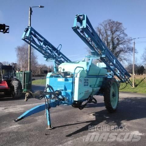 Berthoud Raca 25 S Pulverizadores rebocados