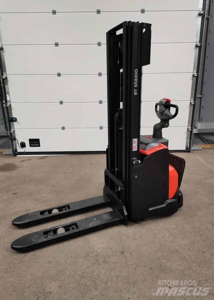 Toyota SWE 120 L Empilhador para operador externo