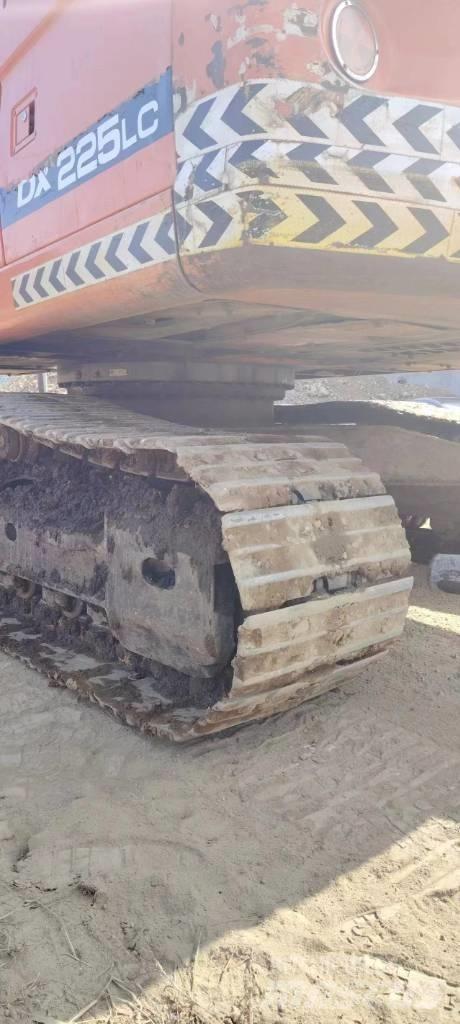 Doosan DX 225LC Escavadoras de rastos