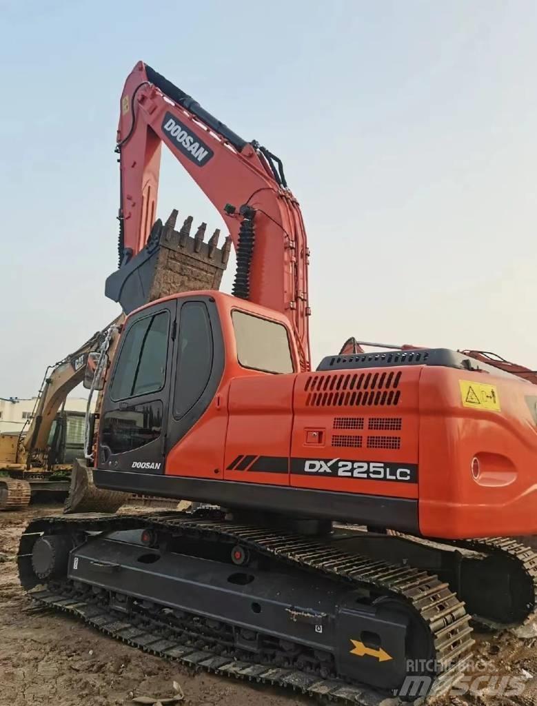 Doosan DX225 Escavadoras de rastos