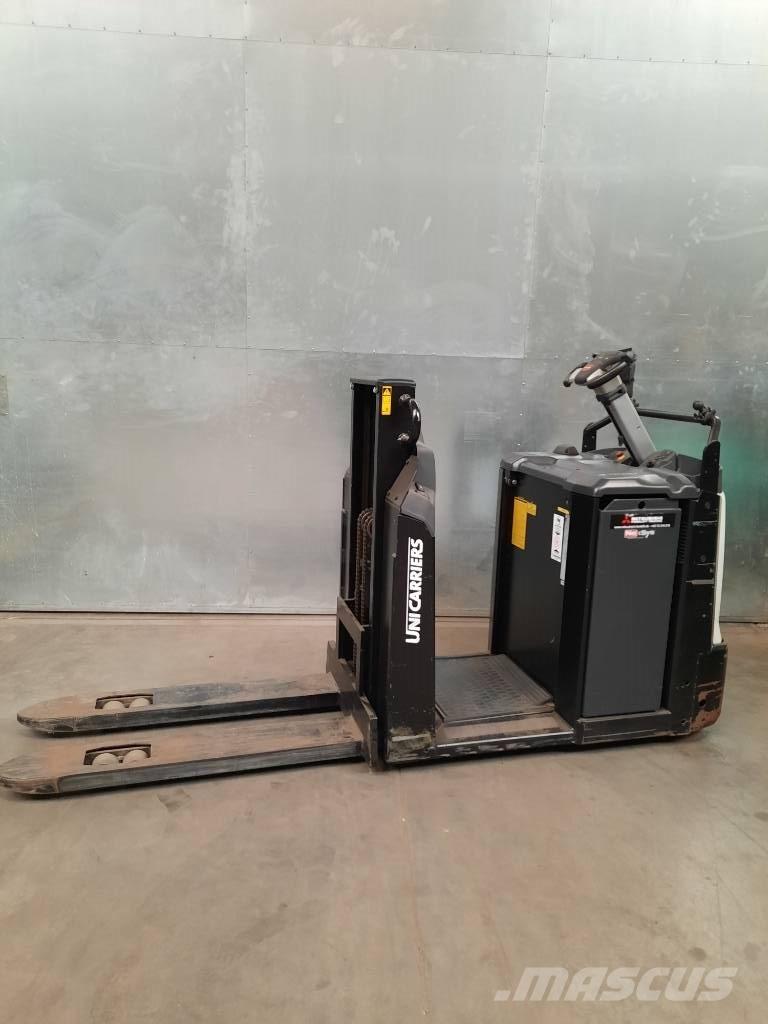 UniCarriers OEP120 Preparadoras de encomendas de baixa elevação