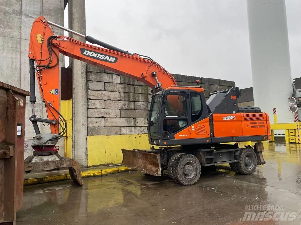 Doosan DX 210 W - 5 Escavadoras de rodas