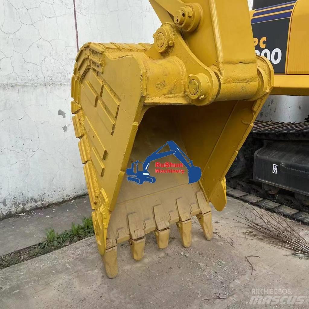 CAT 323D Escavadoras de rastos