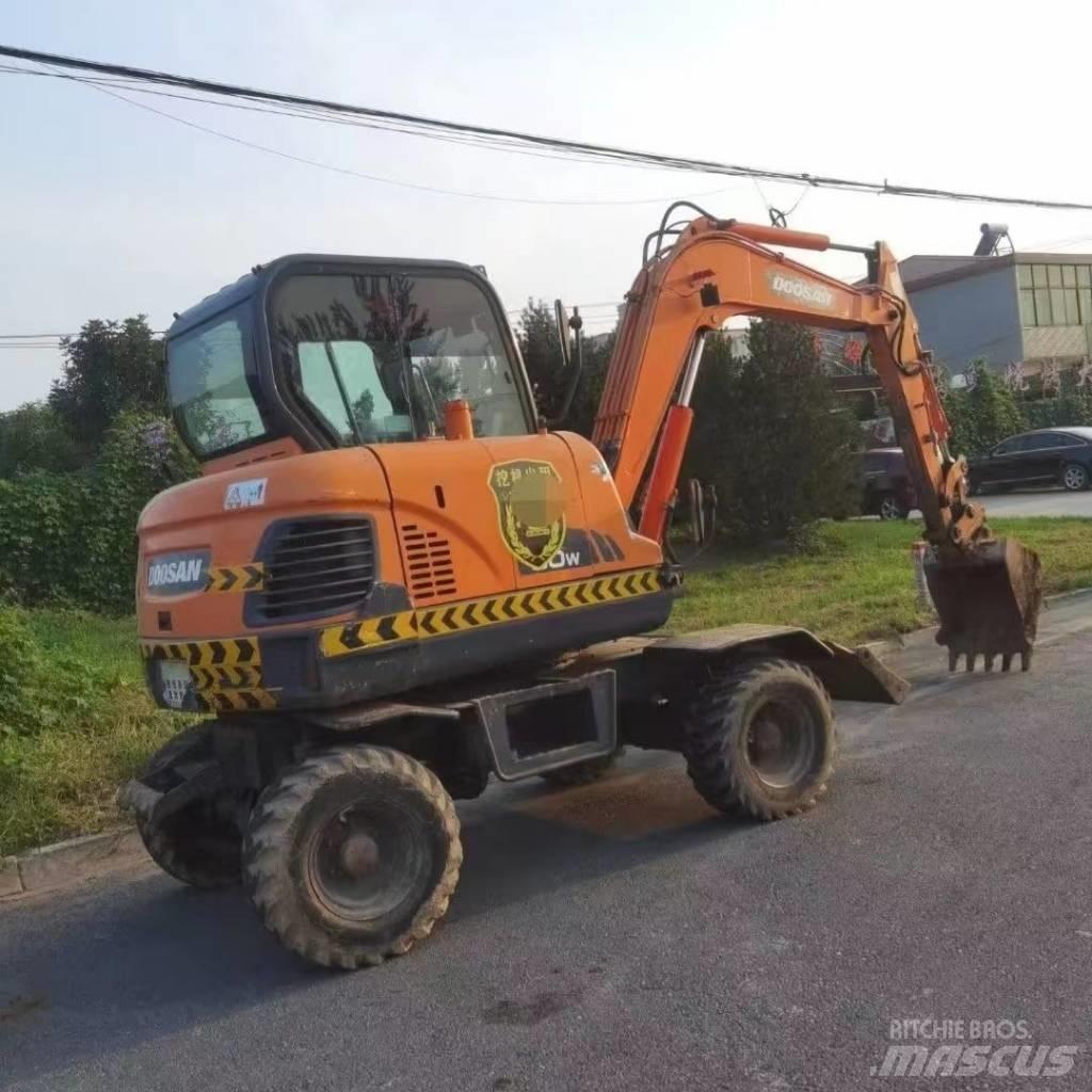 Doosan DX60W Escavadoras de rodas