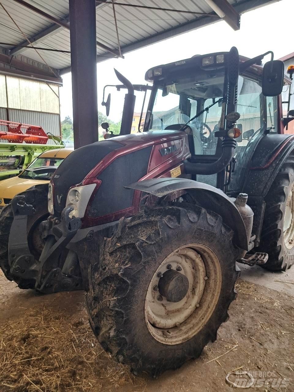 Valtra N123 Tratores Agrícolas usados