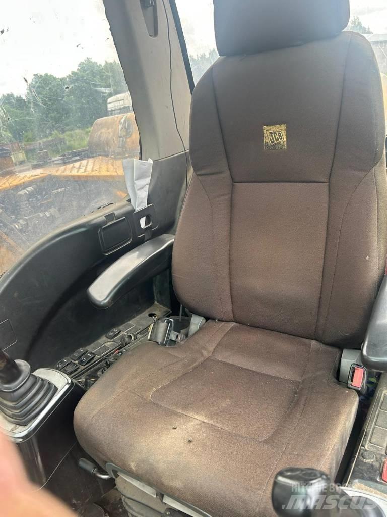 JCB JS 130 LC Escavadoras de rastos