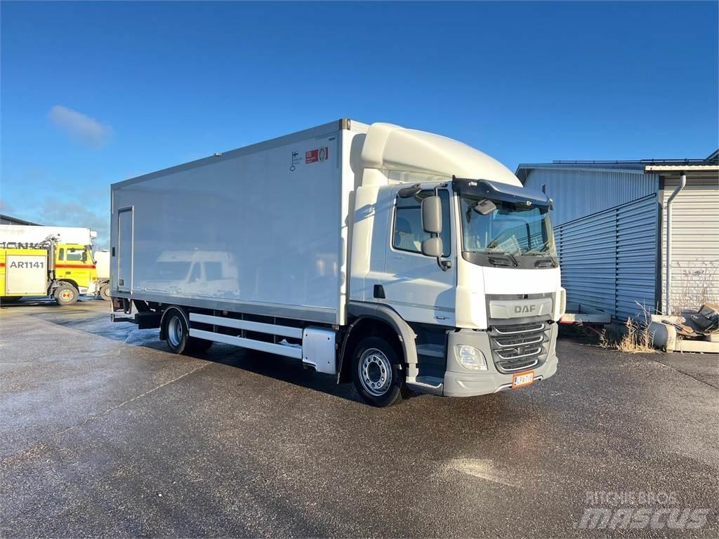 DAF CF 300 FA 4X2 Camiões de caixa fechada